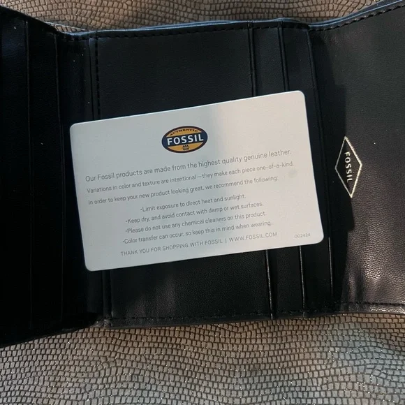 Fossil Brown Leather and Metallic Gold Crossbody Bag and Matching Wallet - Picture 8 of 10